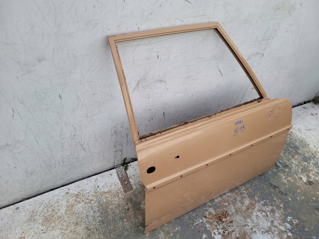 Mercedes w114 w115 двері праве передні перед Ціна