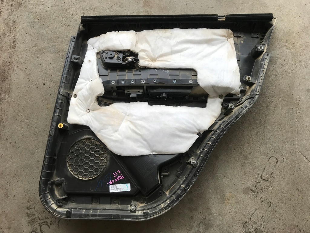 фото №14, Chevrolet trax 17- обшивка дверь