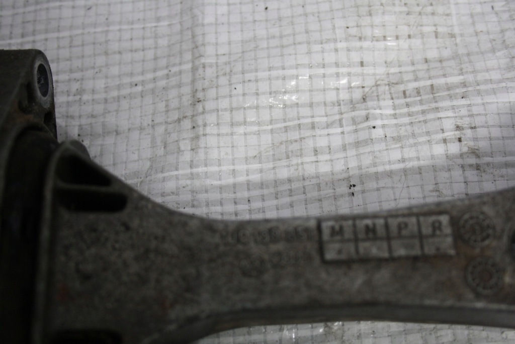 фото №7, Кронштейн кронштейн двигателя коробки vw audi 1j0199851 m