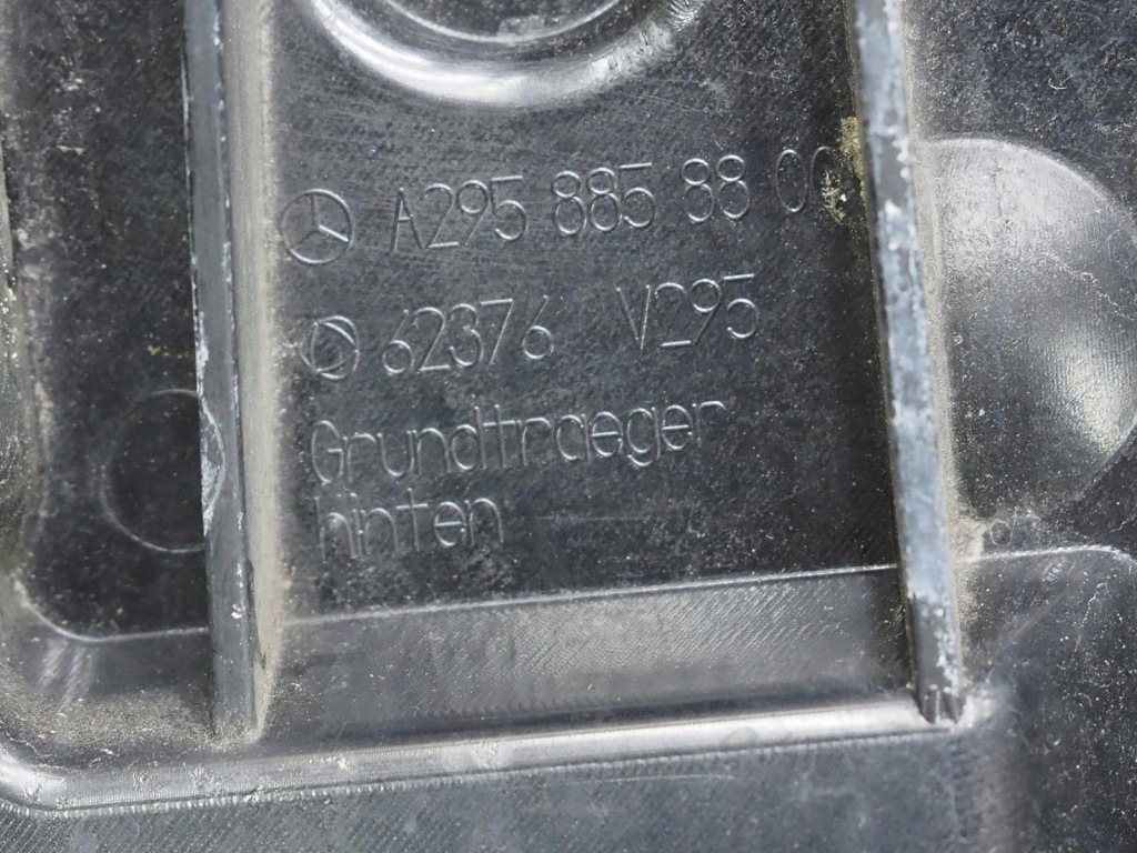 Mercedes eqe v295 напрямна кронштейн задні праве оригінал a2958858800 Недорого