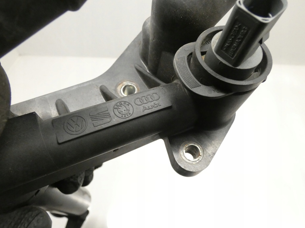 фото №13, Корпус термостата магістраль wody skoda fabia i 1.2 54km awy 99-08