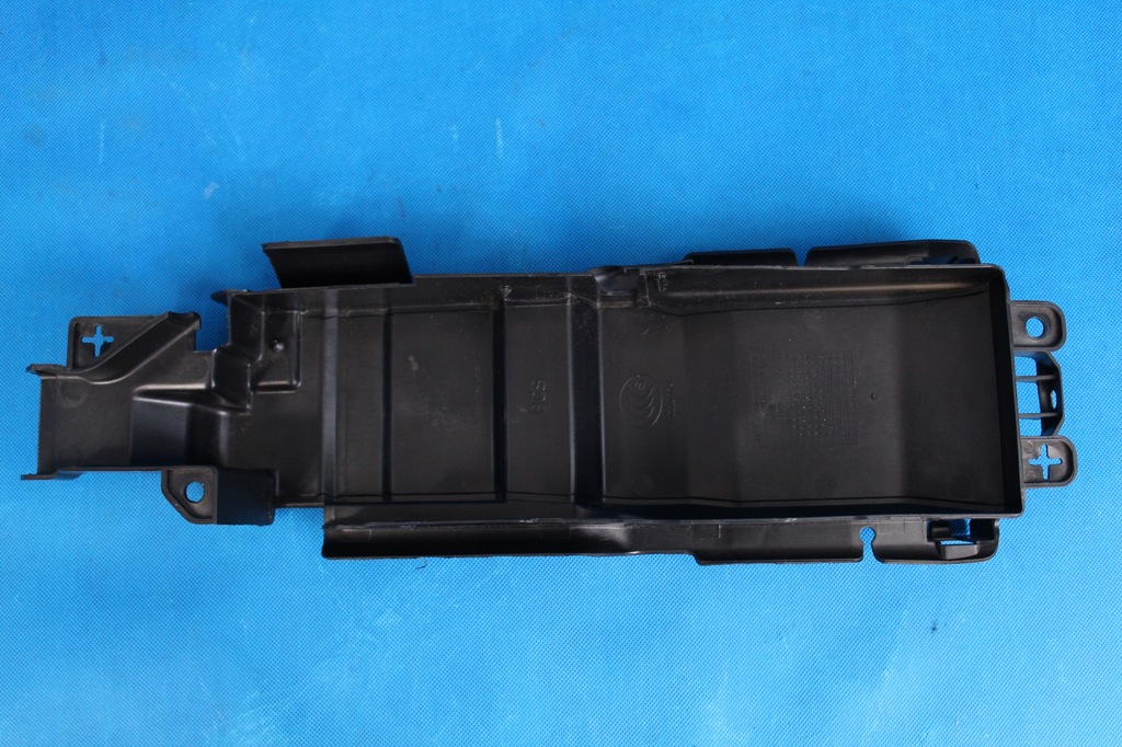 фото №1, Audi a4 b9 8w захист кронштейн домкрата 16r