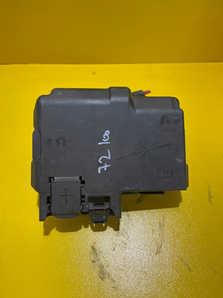 фото №1, Opel meriva b - клема плюсова запобіжники - 13362765