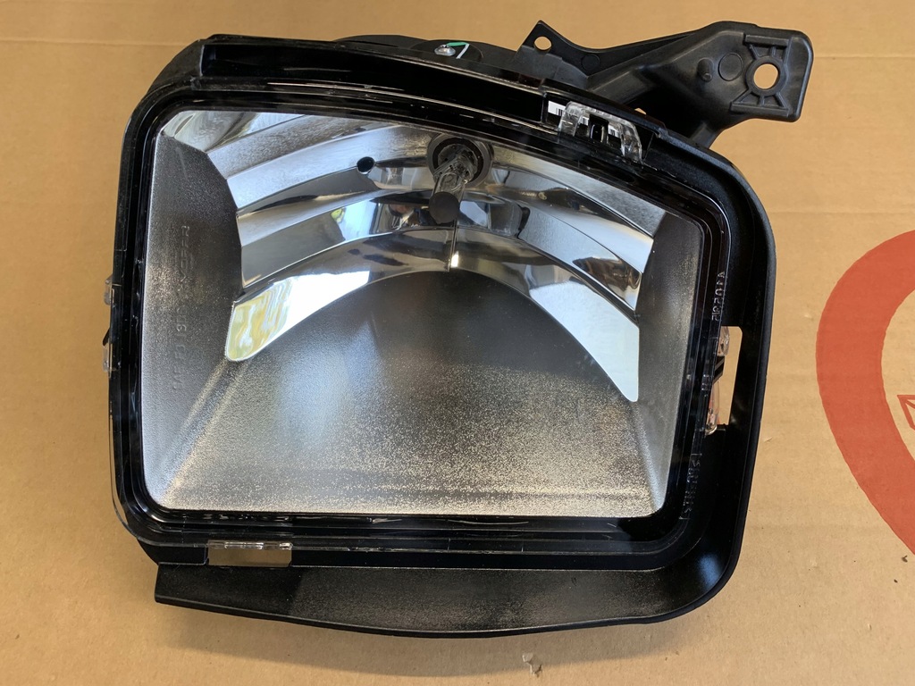 фото №1, Противотуманная фара левый dodge ram 2013-2018r 68104821af