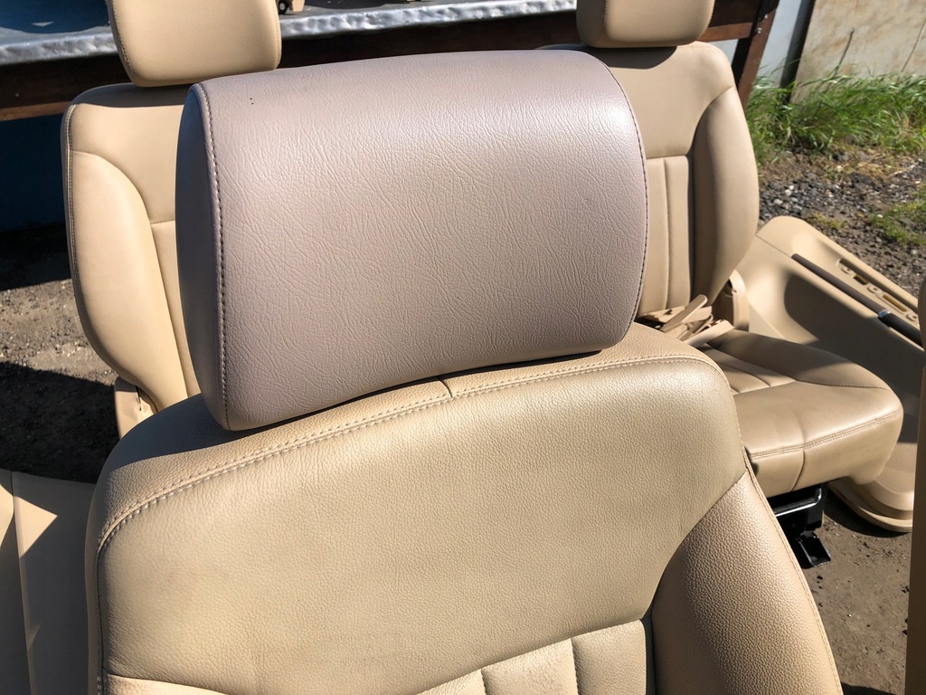фото №14, Mercedes w251 long 05- сиденья заднее сиденье обивка кожа бежевые 6 человек