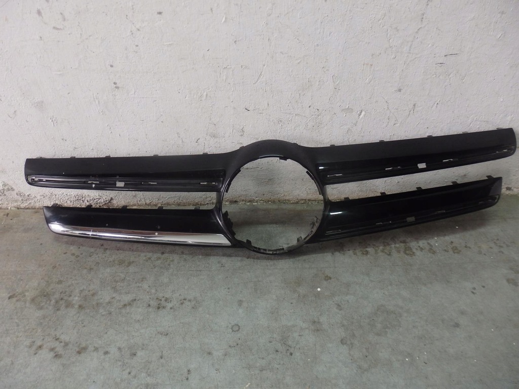 фото №1, Решітка радіатора решітка радіатора накладка mercedes w156 gla 2013-2016