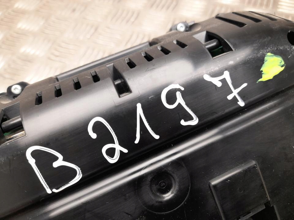 Приборная панель приборная bmw 2 active tourer 2016 км/ч автоматическая коробка передач biegó с Разборки