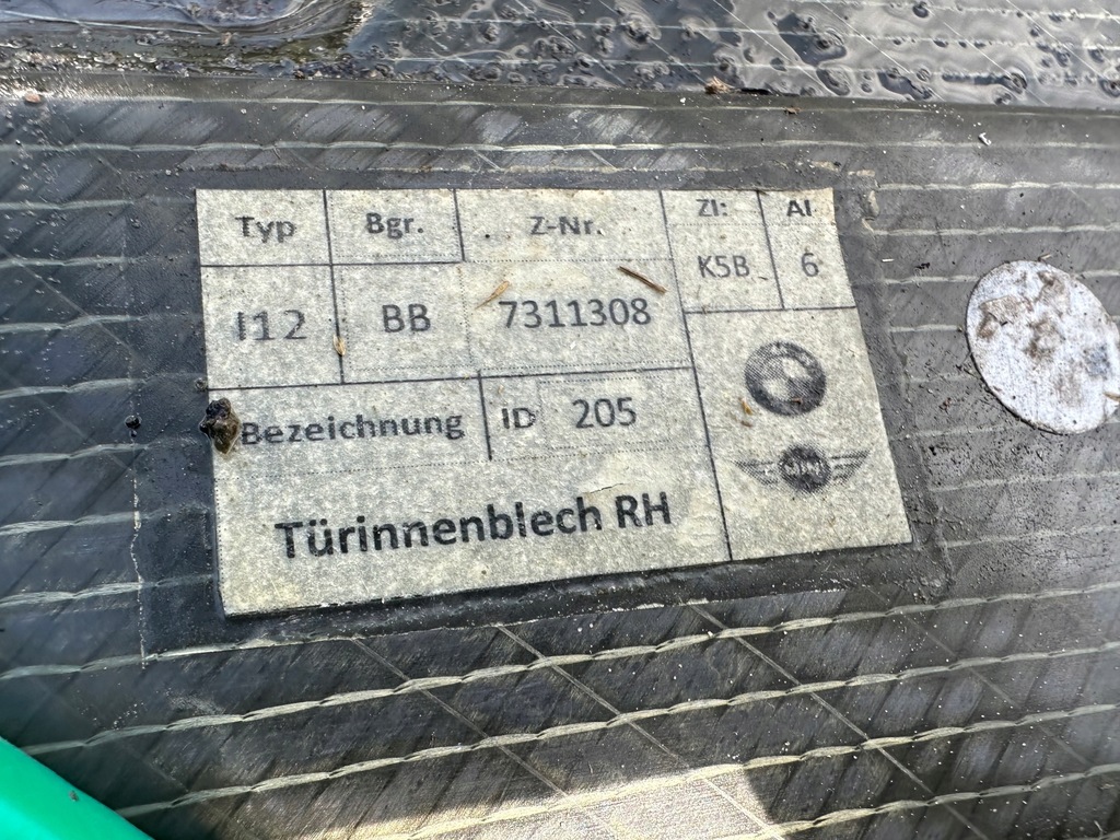 фото №8, Bmw i8 обшивка дверь правое