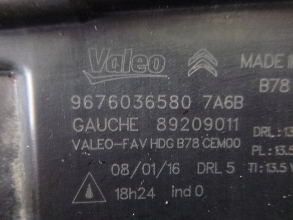 Купить C4 picasso 2 фара левая перед led 9676036580