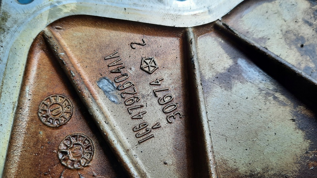 фото №9, Корпус розподільного валу 4792604aa chrysler sebring 2.7b