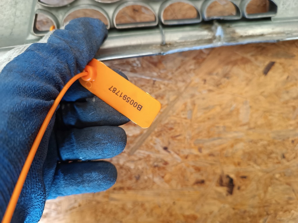 фото №7, Решітка решітка радіатора решітка радіатора бампера перед 62310vk000 nissan navara d22 lift 02-