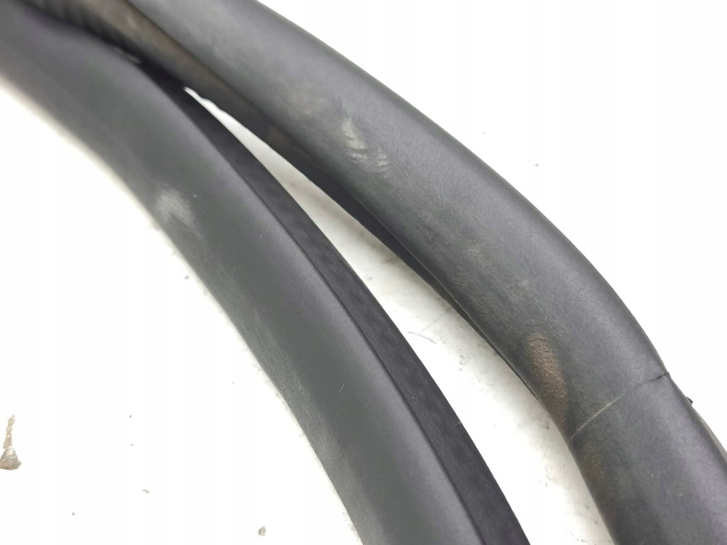 фото №6, Mercedes-benz eqa 2022 прокладка дверь задних