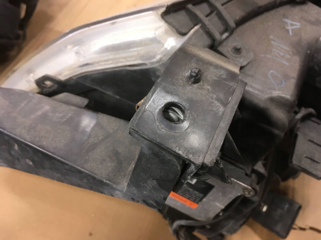 фото №10, Лампа лівий перед ксенон europa cadillac srx 2011