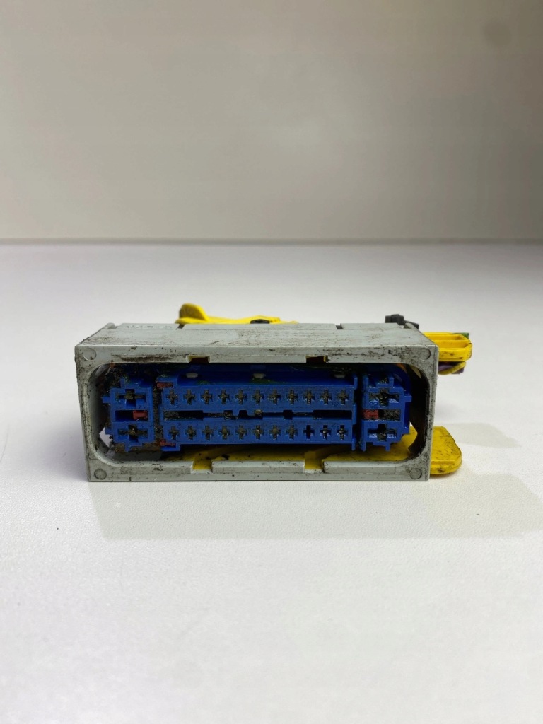 Штекер колодка насоса abs peugeot 207 Недорого