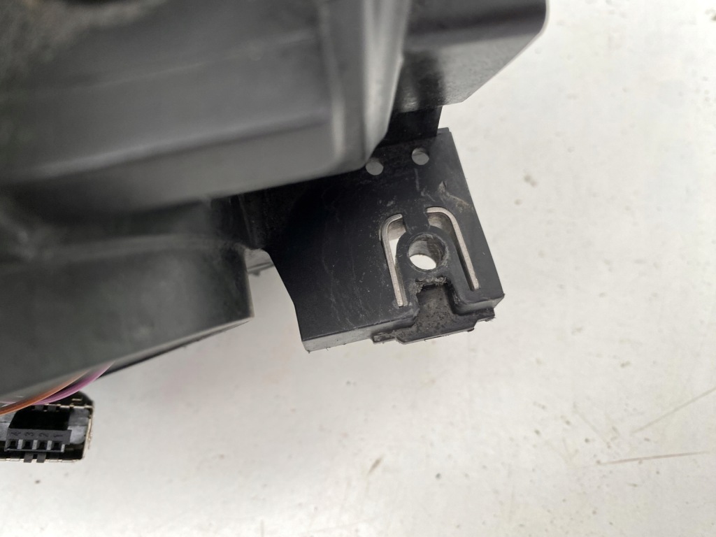 Audi a7 4g8 2011-2015 фара правый  перед bixenon led нет поворотная 4g8941044 с Разборки