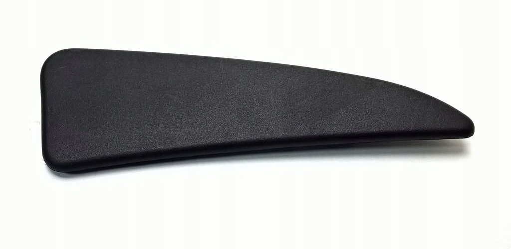 фото №1, Maserati grecale 2022- заглушка дверь правых оригинальный номер 670207625