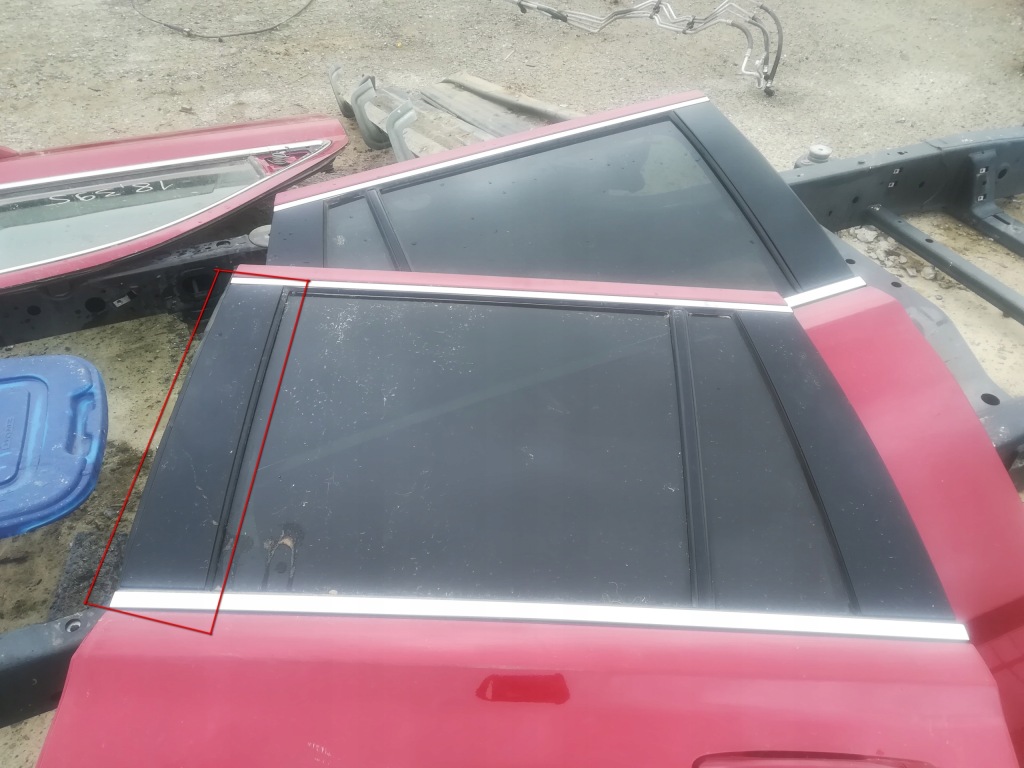 Купити Молдинг двері задній escalade suburban yukon 2015-19