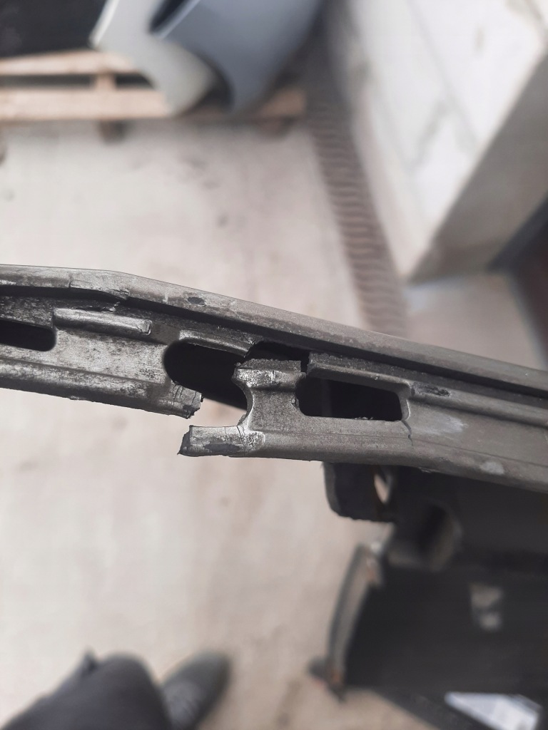 Бампер задняя volvo v70 iii цвет 484-16 2007-2016 pod датчики pdc 30678655 в Украине