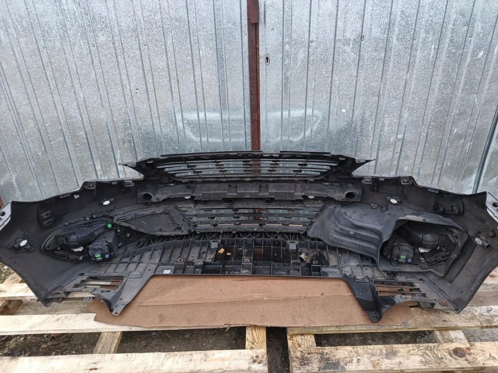 Peugeot 308 2 t9 13r- бампер перед 6xpdc allure 132307012026 Зі Шроту