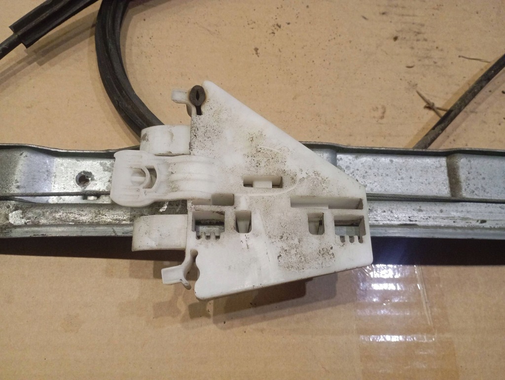 фото №7, Підйомник механічний скло правої задня smart forfour i 454