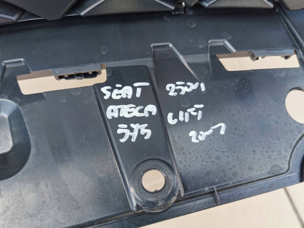 Seat ateca 575 рестайлинг  20- решётка радиатора решётка  радиатора 575853654m 575853654n Киев