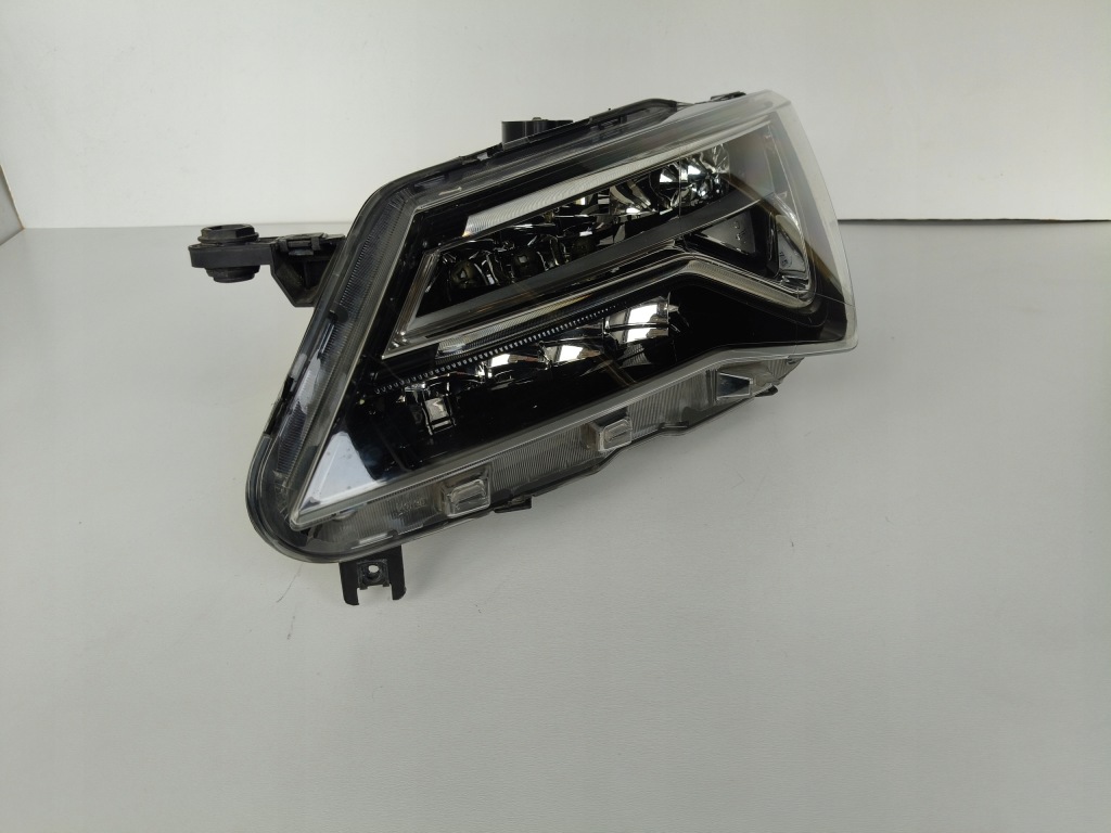 Купити Фара ліва фара seat ateca 575 16- full led