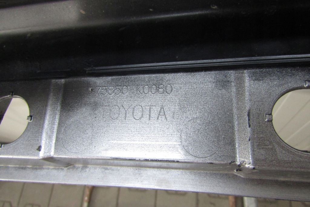 фото №11, Молдинг порог правая toyota yaris 4 iv 20- mazda 2 22- hybrid