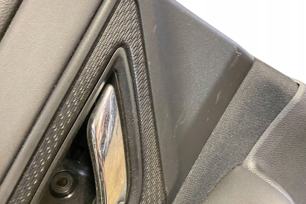 Обшивка задних левых дверь subaru outback br 94220an01a 2.5l бензиновый Киев