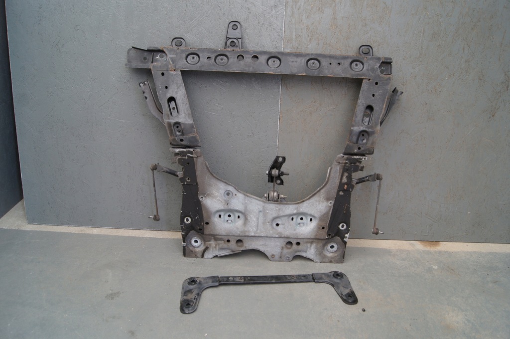 фото №8, Renault clio iv rs 1.6 tce подрамник подрамник pod двигатель