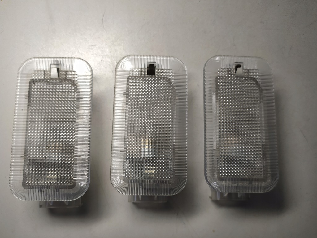 фото №1, Scania r комплект ламп бардачка 1451201