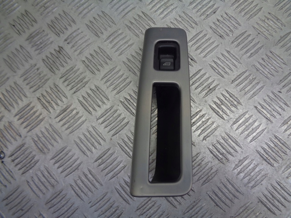 фото №1, Переключатель панель стекло volvo оригинальный номер 8663819