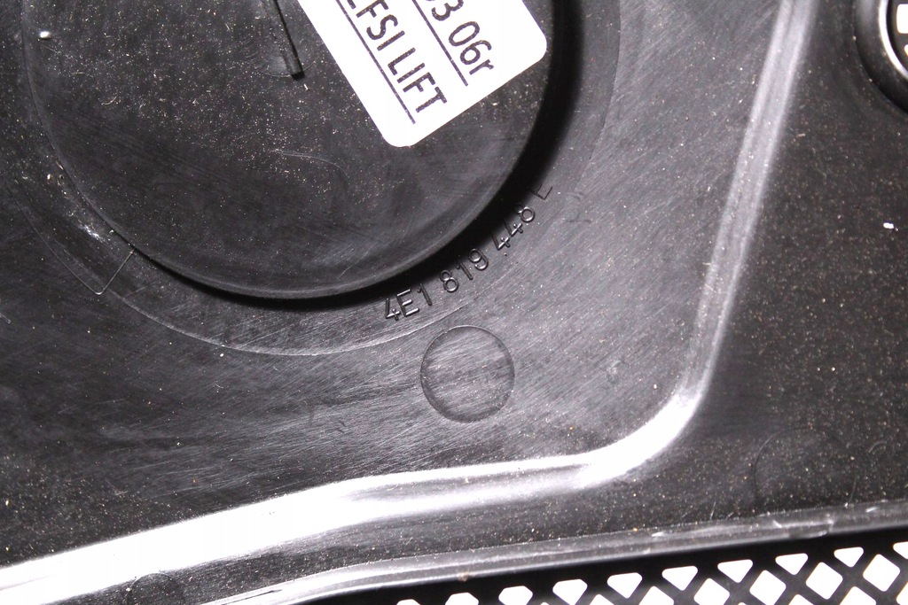 фото №8, Audi a8 d3 03-10 жабо правое 4e1819448e