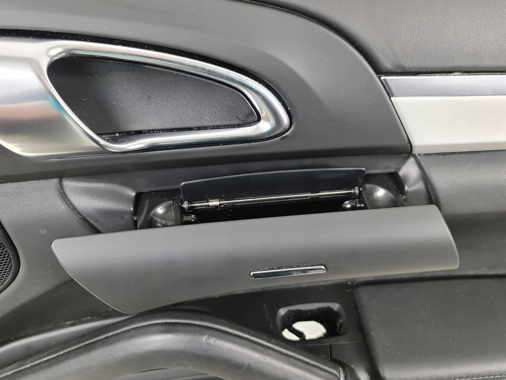 фото №6, Обивка обшивка правый задняя porsche cayenne ii 7p5