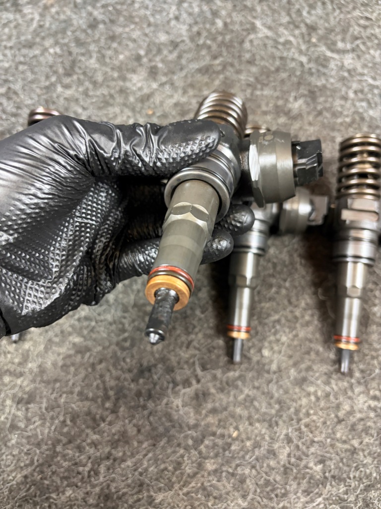 Vw audi seat 1.9 tdi насос-форсунка насос-форсунка 038130073bn Киев