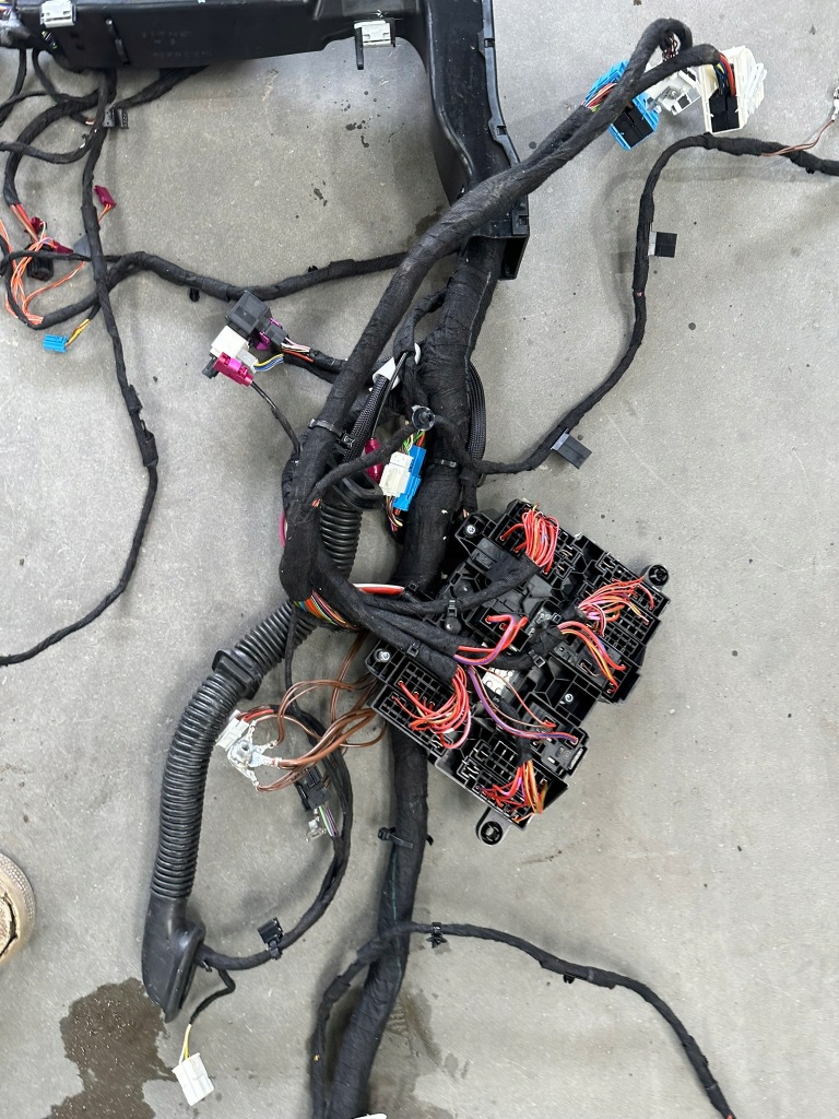 Електропроводка автомобіля, джгут автомобіля mercedes eqa w243, h243 eqa300 4matic в Україні