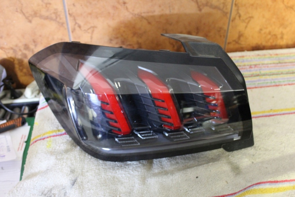 фото №1, Peugeot 208 ii лампа задняя левая gt оригинал