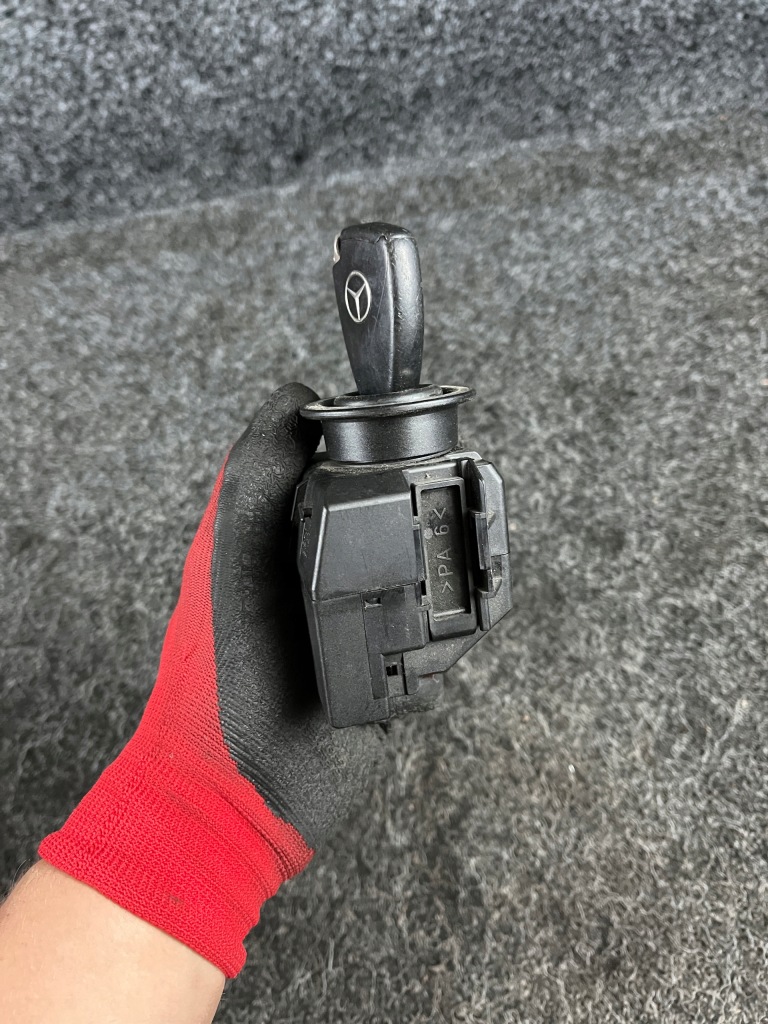 Купить Mercedes w203 cl w209 c-klasa замок зажигания ключ 2095450908