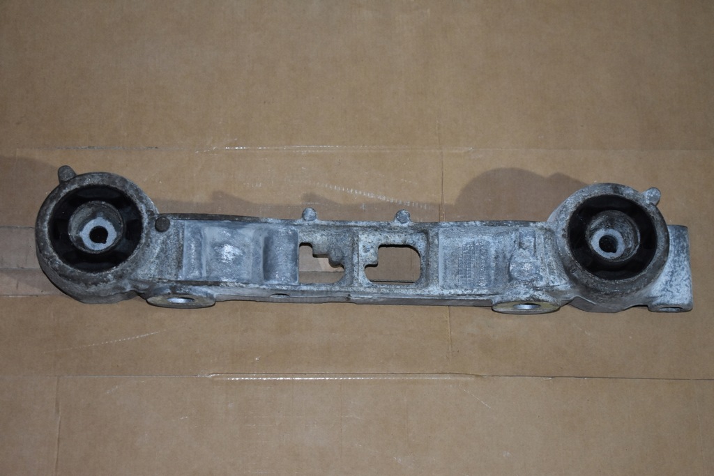 фото №1, Кронштейн мост mercedes w447 1