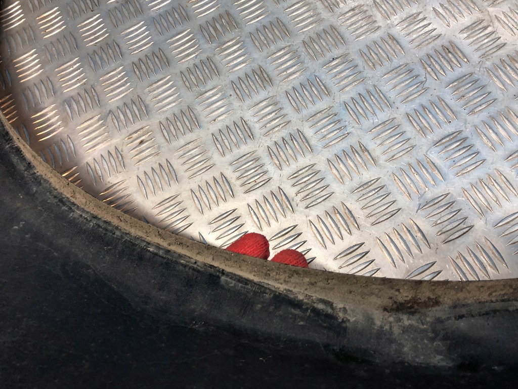 фото №12, Mercedes w251 05- крыло правый перед передний 693