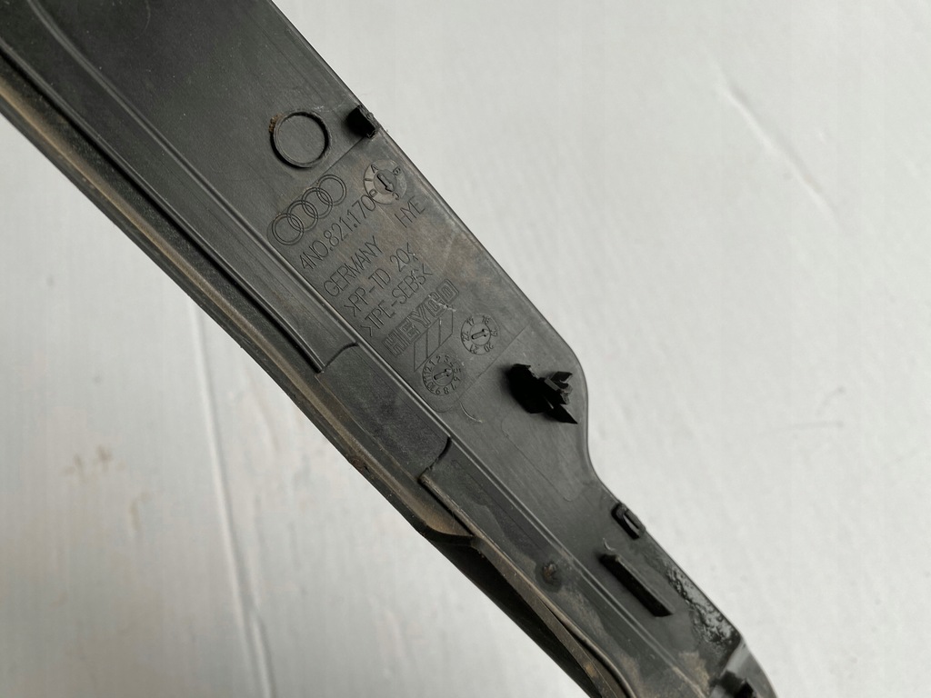 фото №8, Накладка крыла правая 4n0821170 audi a8 4n