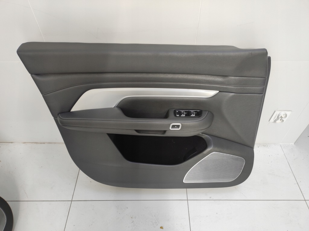 фото №12, Салон сидіння заднє сидіння обшивки оббивка eu vinfast vf9