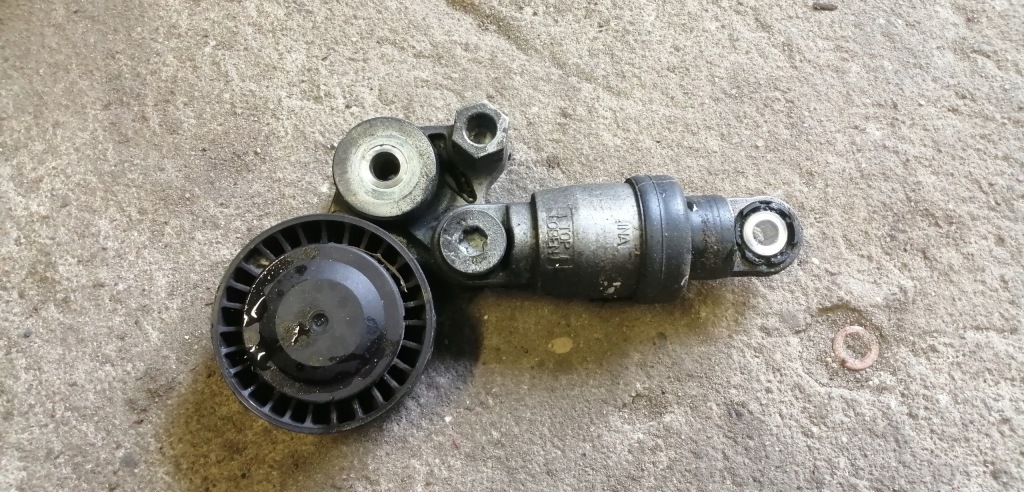 фото №1, Mazda 2 dj 15- 1.5 b натяжитель ремень p51d-15980