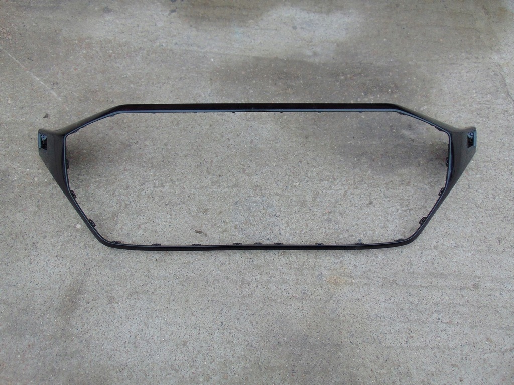 фото №1, Решітка радіатора решітка радіатора рамка молдинг audi q8 e-tron 4m8807725c