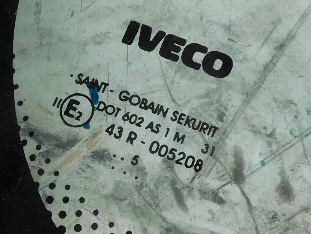 Iveco pacer 260 2005r стекло лобовое передняя Недорого