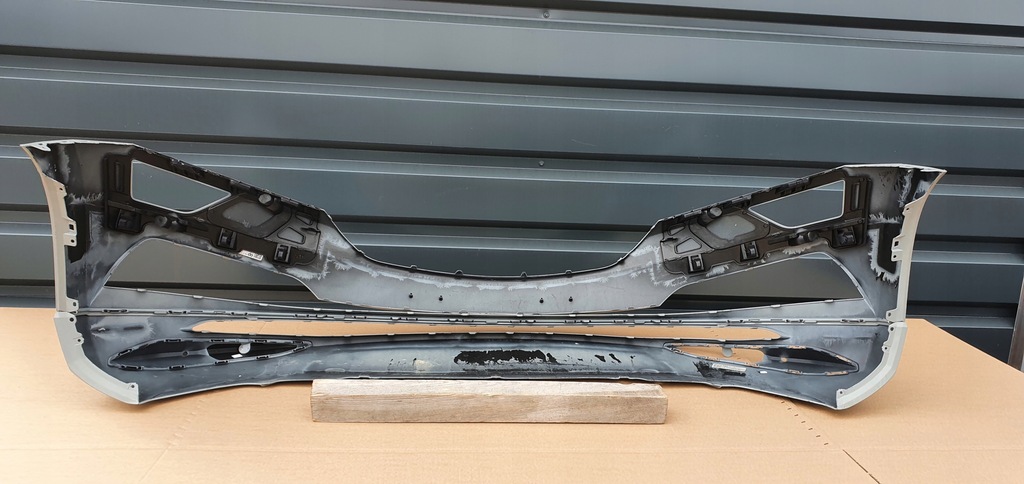 фото №8, Skoda оригинальный номер 57a807221 бампер передний