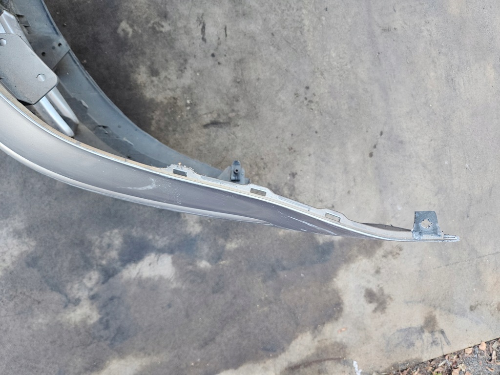 фото №8, Toyota avensis t25 03-06 бампер перед 4q9