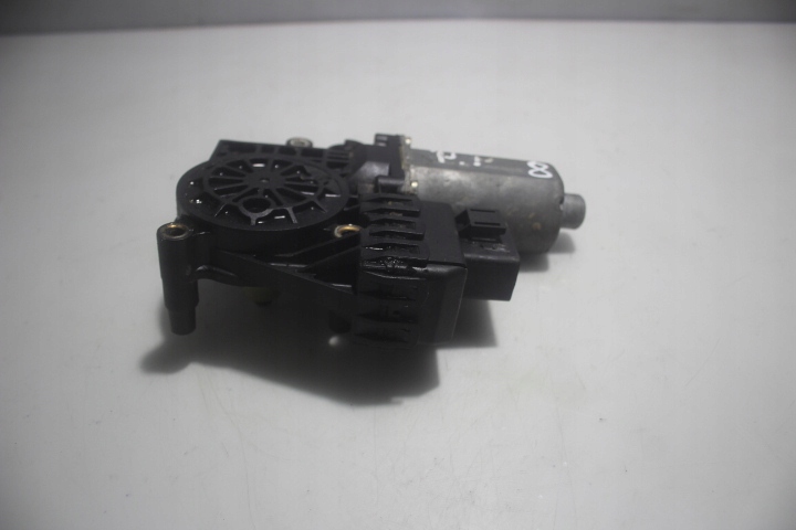 фото №1, Моторчик окон правый перед audi a6 c5