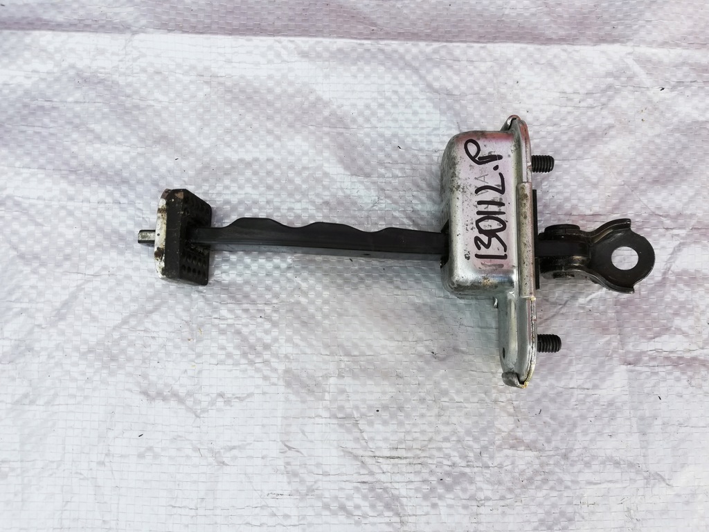 фото №1, Ограничитель дверь левый перед hyundai i30 ii 12-