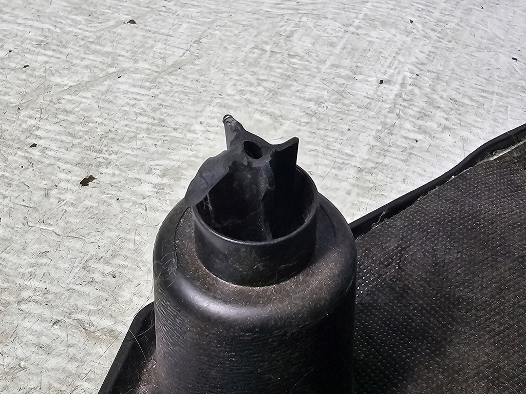 фото №10, Chevrolet trax 17- защита заглушка панели левая 95187501 usa