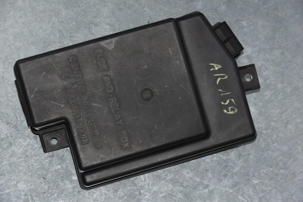 фото №1, Alfa romeo 159 кришка кришка запобіжників gf15td15